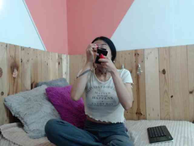 Kylie-Fox webcam