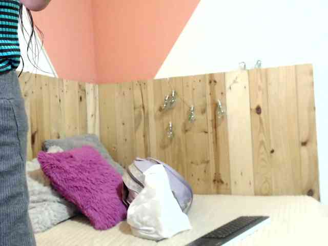 Kylie-Fox webcam