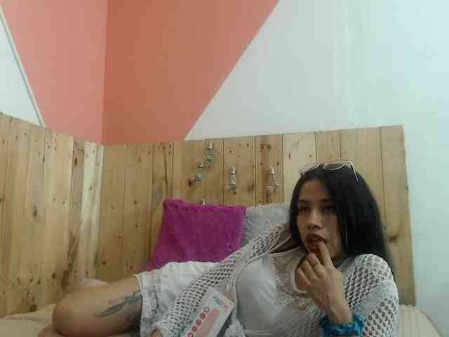 Kylie-Fox webcam