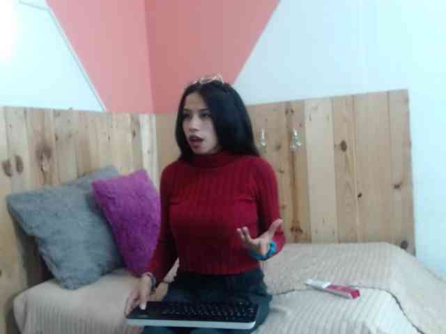 Kylie-Fox webcam