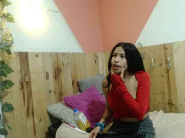 Kylie-Fox webcam
