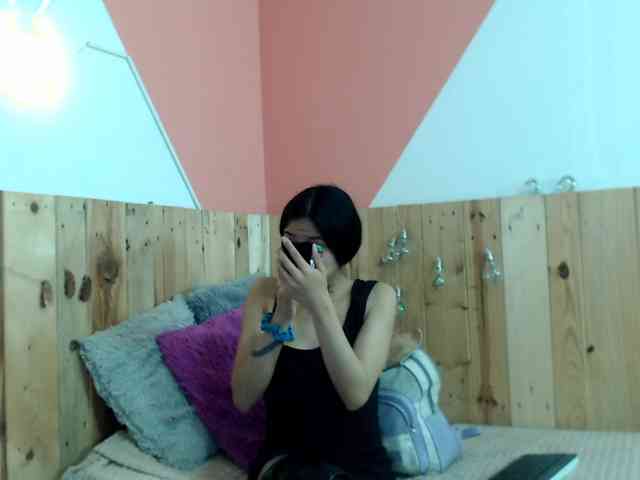 Kylie-Fox webcam