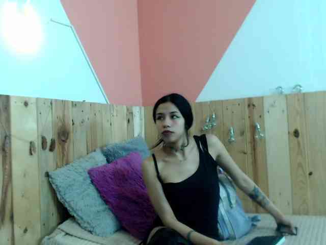Kylie-Fox webcam