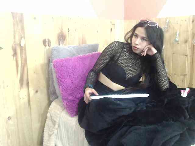 Kylie-Fox webcam