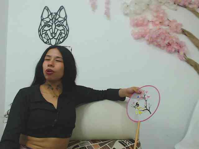 Kylie-Fox webcam