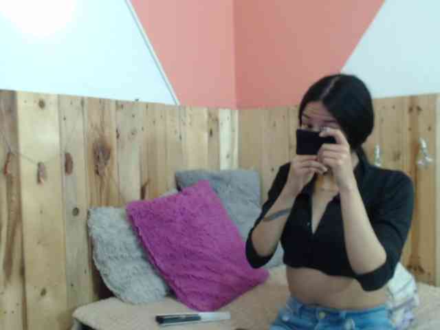 Kylie-Fox webcam