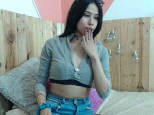 Kylie-Fox webcam