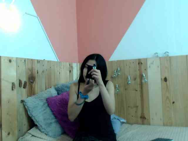 Kylie-Fox webcam