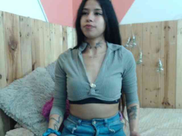 Kylie-Fox webcam