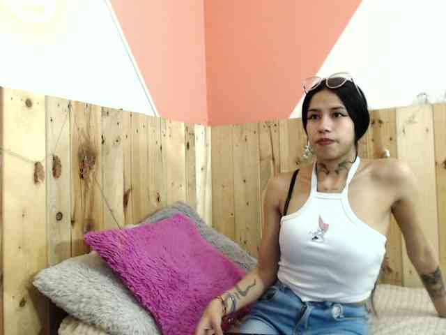 Kylie-Fox webcam