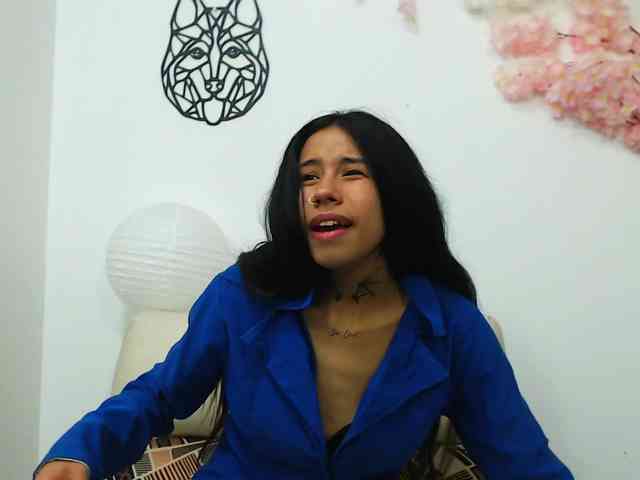 Kylie-Fox webcam
