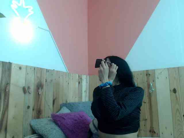 Kylie-Fox webcam