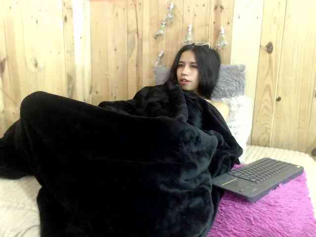 Kylie-Fox webcam