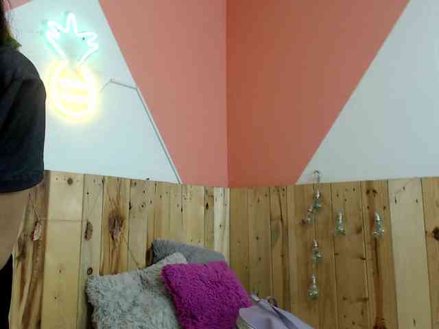 Kylie-Fox webcam
