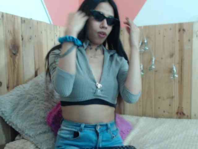Kylie-Fox webcam