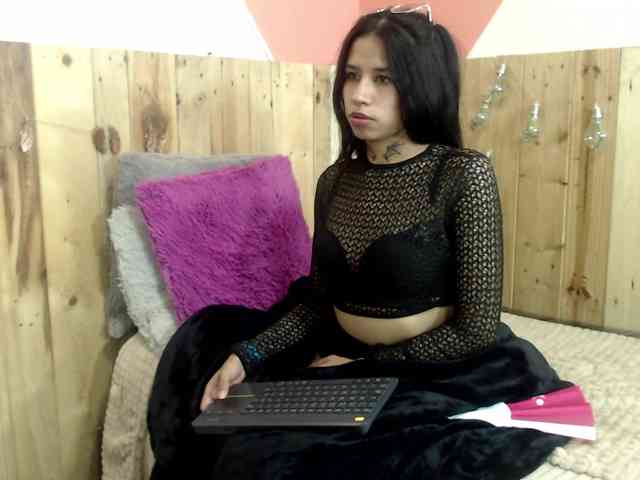 Модель: Kylie-fox