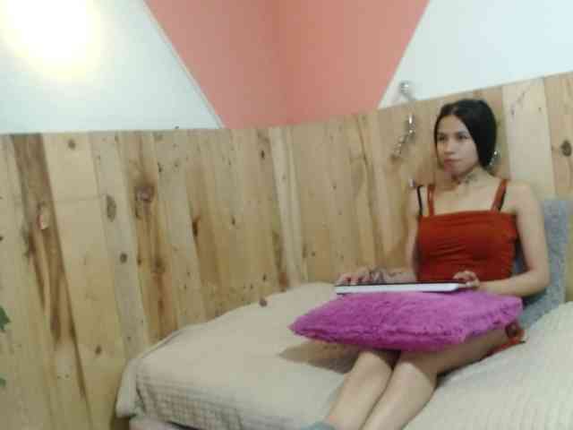 Kylie-Fox webcam