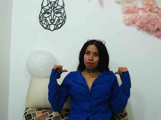 Kylie-Fox webcam