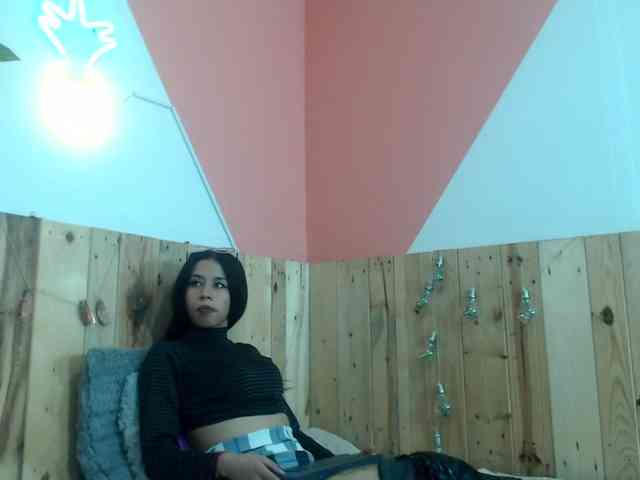 Kylie-Fox webcam