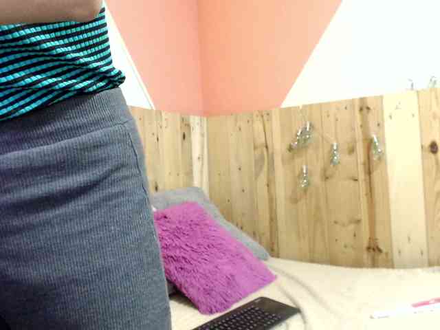 Kylie-Fox webcam
