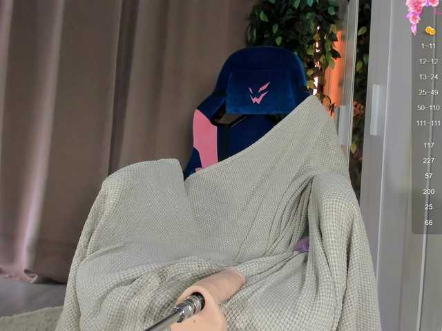 Juicy-Vikki from BongaCams