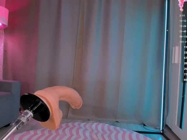 Juicy-Vikki's BongaCams show and profile