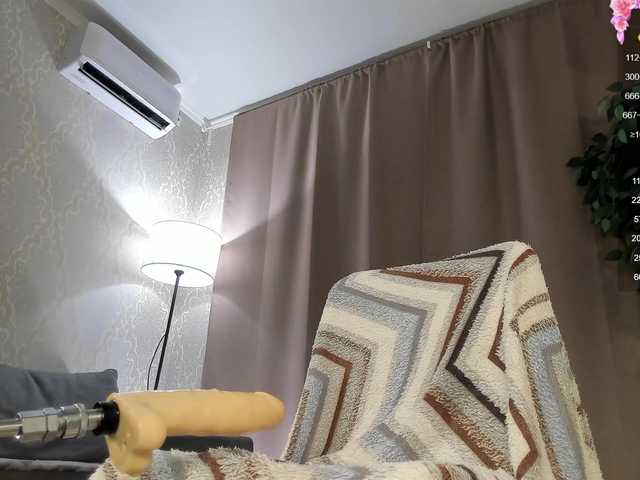 Juicy-Vikki's BongaCams show and profile