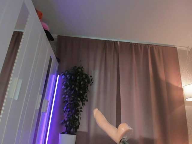 Juicy-Vikki