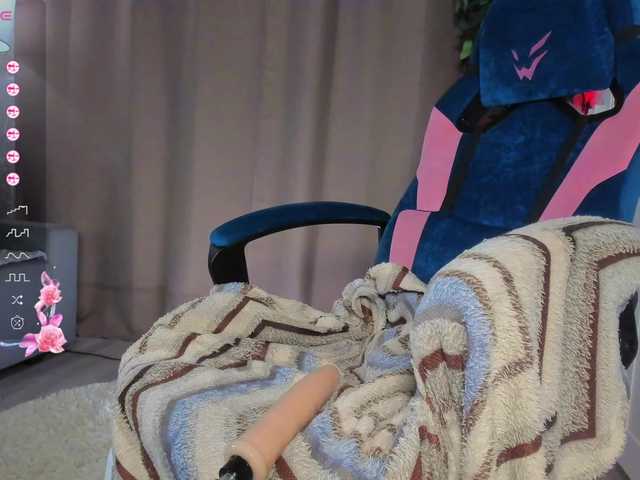 Juicy-Vikki from BongaCams