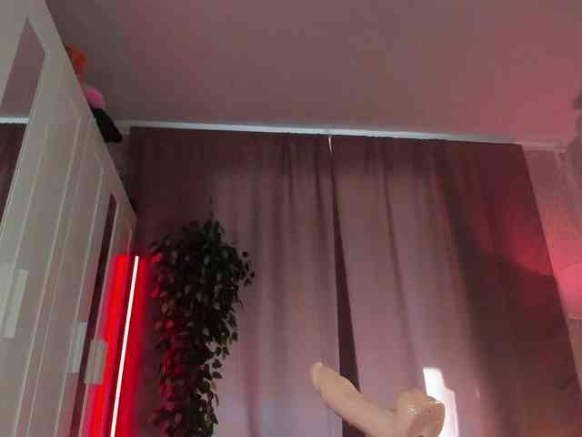 Juicy-Vikki webcam