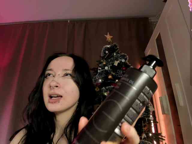 Juicy-Vikki Juicy-Vikki