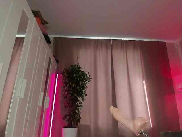Juicy-Vikki webcam