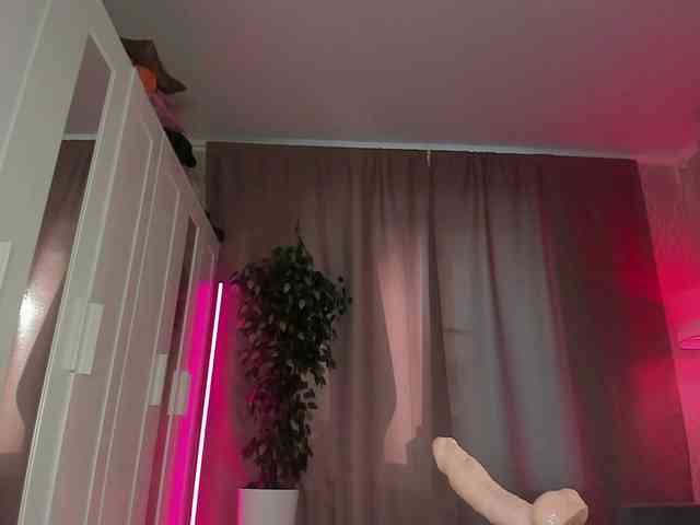 Juicy-Vikki webcam