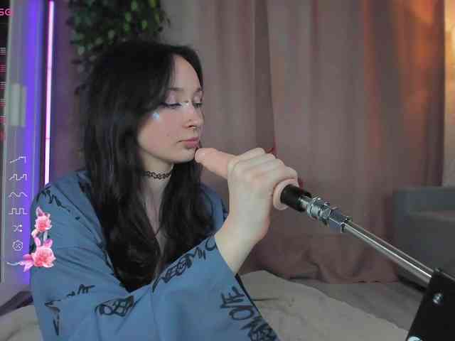 Juicy-Vikki webcam