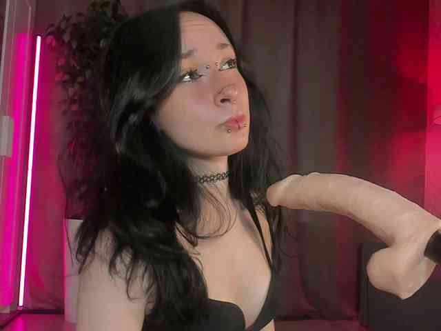 Juicy-Vikki webcam