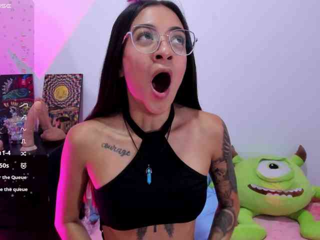 HoneyMiqueila webcam