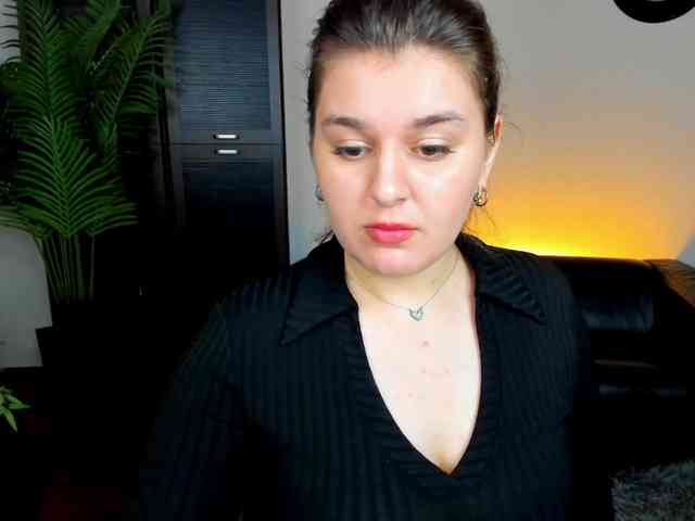 Модель: CloeBarrison