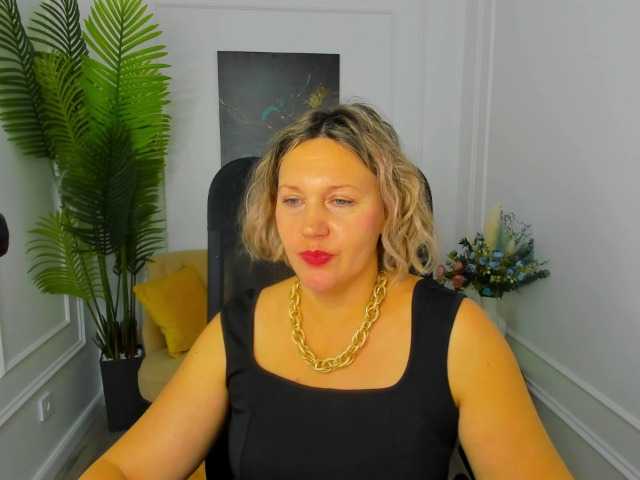 Nina Starle (NinaStarle)