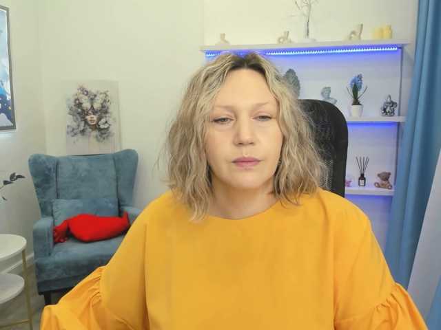 NinaStarle live cam profile