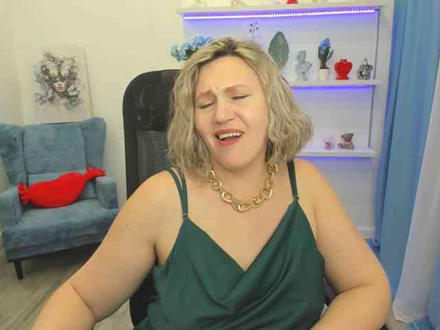 NinaStarle NinaStarle