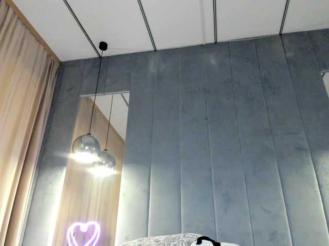  Eva-Skyy chat room