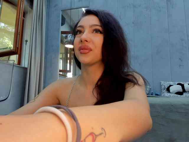 Eva-Skyy webcam
