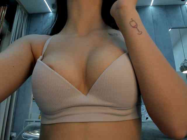 Eva-Skyy webcam