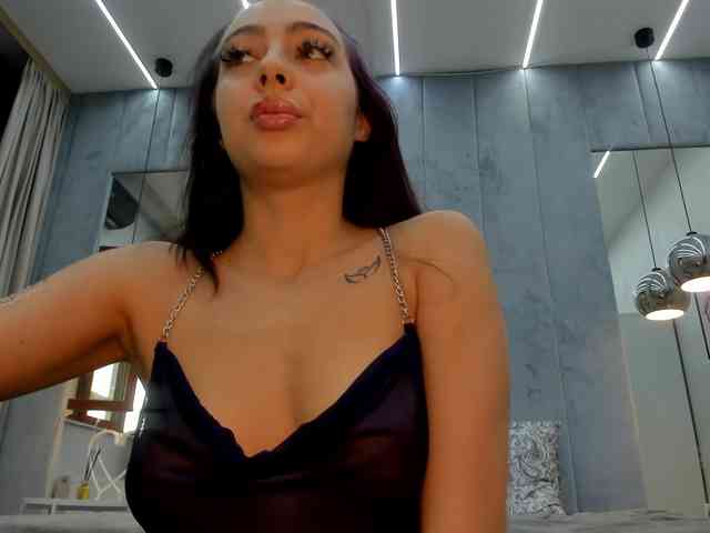 Eva-Skyy webcam