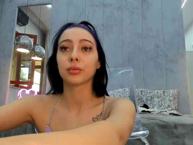 Eva-Skyy webcam