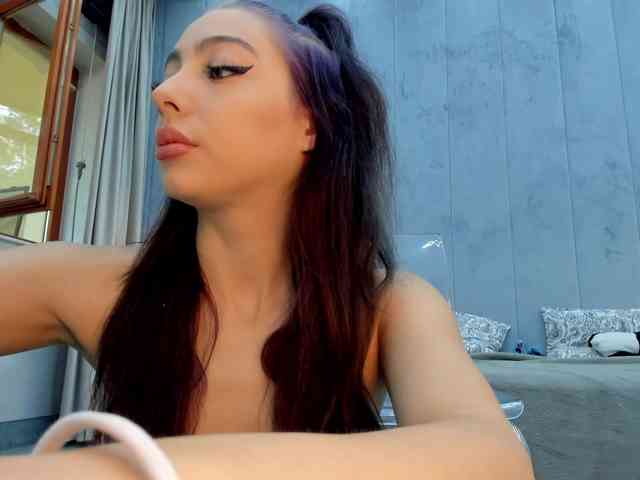 Eva-Skyy webcam