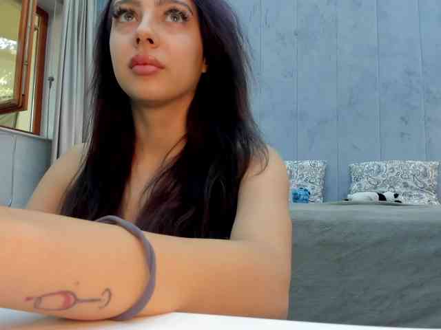 Eva-Skyy webcam