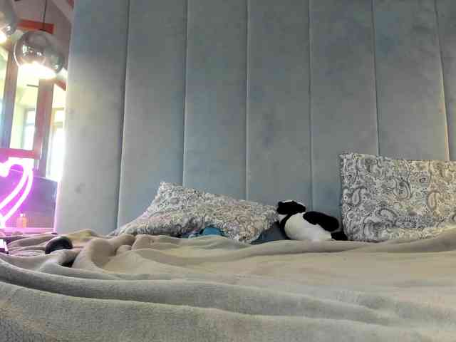 Eva-Skyy webcam