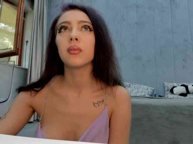 Eva-Skyy webcam