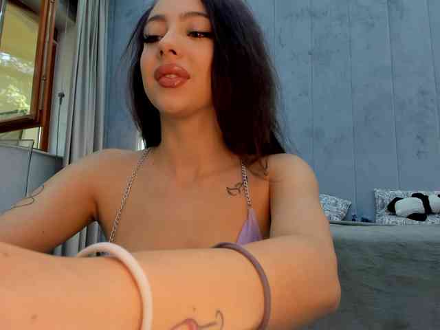 Eva-Skyy webcam